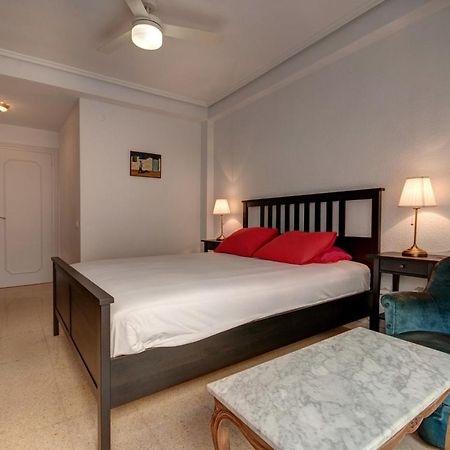 Beds & Breaks Ferrero Apartment Valencia Bagian luar foto