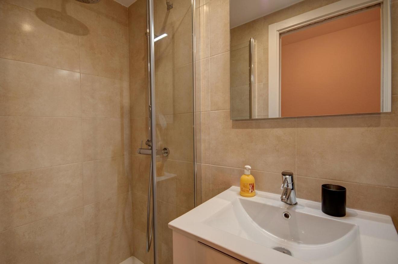Beds & Breaks Ferrero Apartment Valencia Bagian luar foto